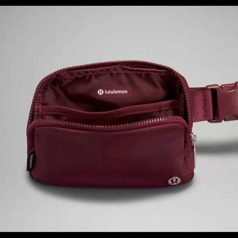 NFS💢 LULULEMON EVERYWHERE BELT BAG - Picture 6 of 15